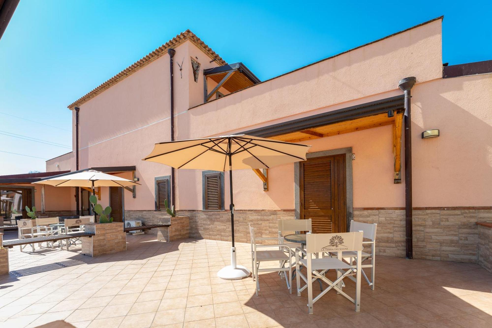 La Terra Dei Sogni Country Hotel Fiumefreddo di Sicilia Exterior foto